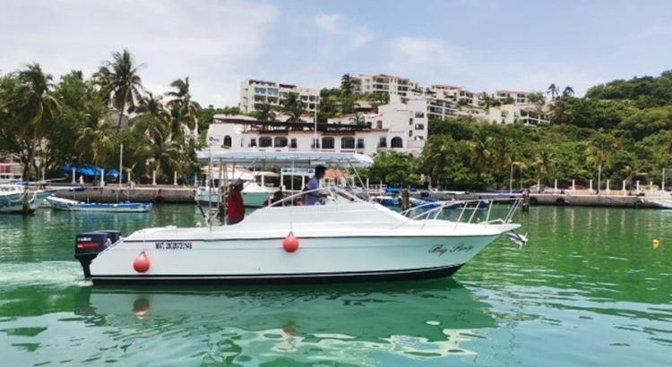 Yates y Barcos de Renta en Bahías de Huatulco. Yate Big Party de 29 pies en Huatulco. Recorrido en Yate en Huatulco. Tour Puesta de Sol en Yate Huatulco Oaxaca. Yates para pesca en Huatulco Oaxaca
