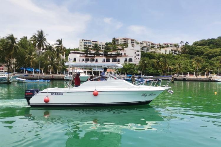 Yates y Barcos de Renta en Bahías de Huatulco. Yate Big Party de 29 pies en Huatulco. Recorrido en Yate en Huatulco. Tour Puesta de Sol en Yate Huatulco Oaxaca. Yates para pesca en Huatulco Oaxaca