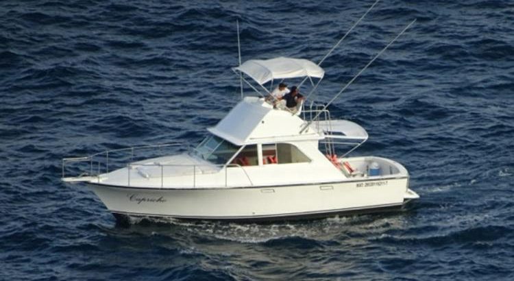 Bahías de Huatulco Renta de YATES, Yates Privados. Yate Capricho de 38 pies en Huatulco. Recorrido en Yate en Huatulco. Tour Puesta de Sol en Yate Huatulco Oaxaca. Yates para pesca en Huatulco Oaxaca