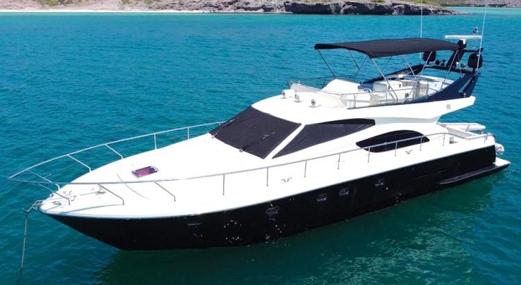 Renta de Yates de Lujo en Bahías de Huatulco. Yate Airón de 54 pies en Huatulco. Recorrido en Yates de Lujo en Huatulco. Tour Puesta de Sol en Yate Huatulco Oaxaca. Yates para pesca en Huatulco Oaxaca